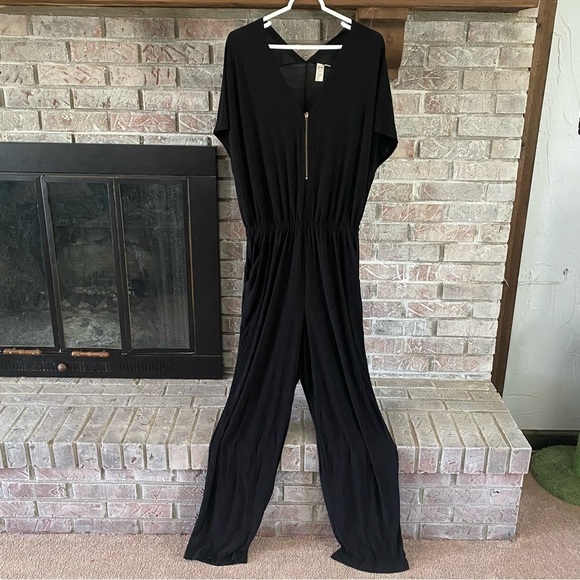 Emma & Michele Black Zip Up Jumpsuit Size XL - Picture 2 of 4